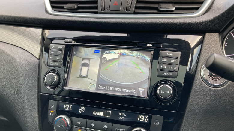 Nissan Qashqai 1.2 DiG-T N-Connecta 5dr Petrol Hatchback